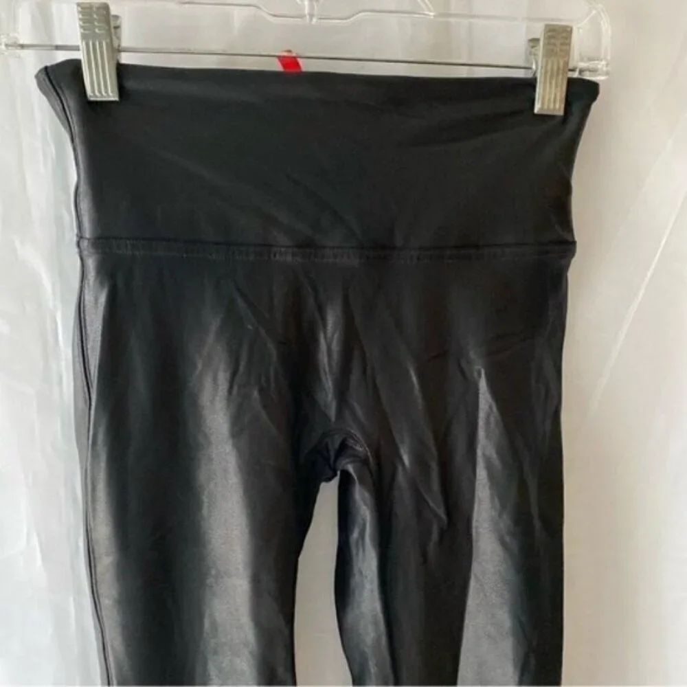 Spanx Faux Leather Black Metallic Legging size‎ Medium